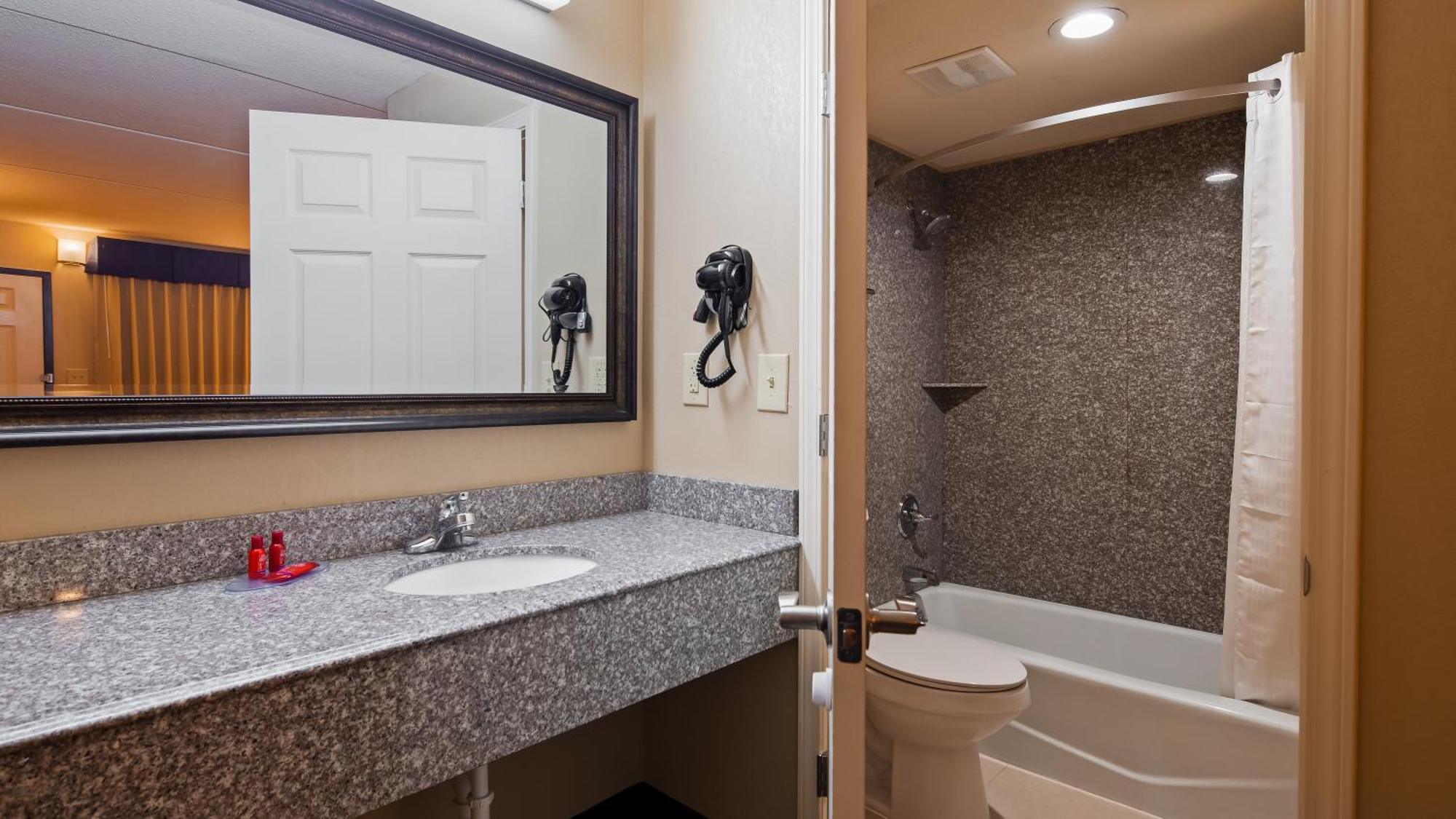 Surestay Hotel By Best Western Tupelo North Exterior photo
